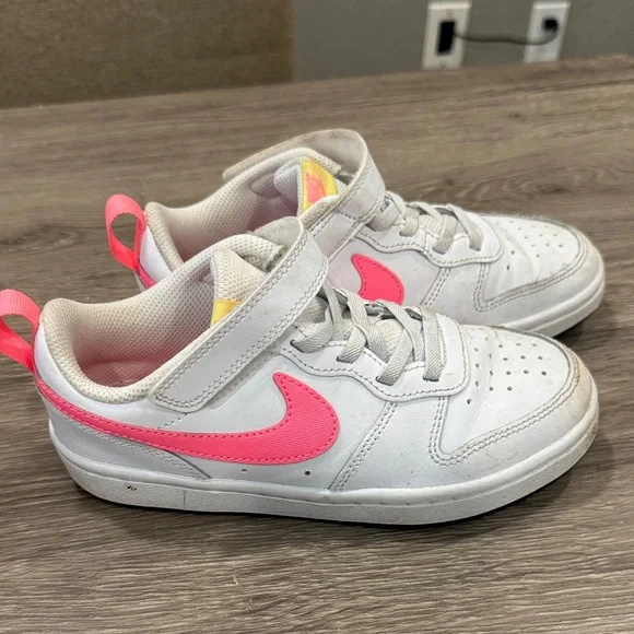 Nike Kids' Sneakers in White and Pink - Picture 3 of 6